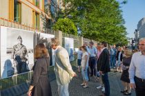 Ausstellungseröffnung WEIT WEG VON BRÜSSEL in Berlin